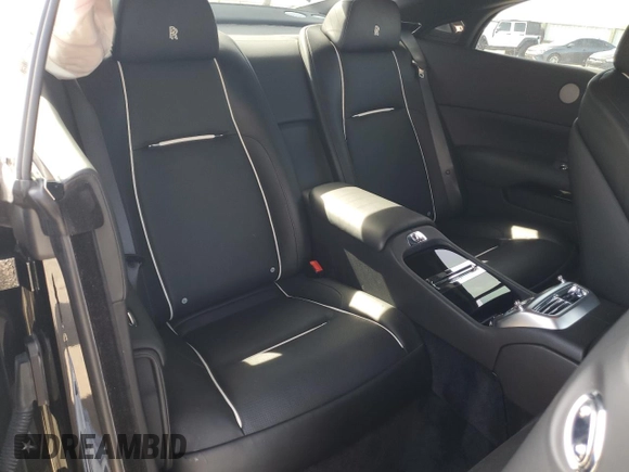 2015 Rolls-Royce Wraith z VIN SCA665C5XFUX85293, wystawiony jako Copart lot #52732885 z przebiegiem 10 359 mil mil oraz Szkody całkowita. Historia ofert i sprzedaży dostępna na DreamBid. Obrazek 10.