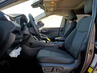 2019 Toyota RAV4 XLE with VIN JTMW1RFV1KJ015196, listed as a Copart auction lot 49452225 with 167,557 mi miles and Salvage Title. Bid and sale history available at carsss.com. Image 7.