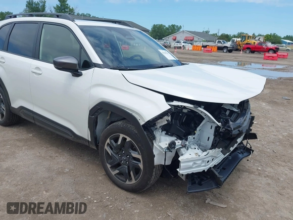 2025 Subaru Forester Limited z VIN JF2SLDRC1SH466790, wystawiony jako IAAI lot #42580221 z przebiegiem 4 094 mil mil oraz . Historia ofert i sprzedaży dostępna na DreamBid. Obrazek 6.