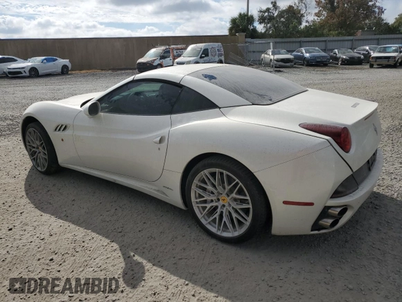 2012 Ferrari California z VIN ZFF65TJA9C0186664, wystawiony jako Copart lot #87967125 z przebiegiem Nie podano mil oraz Szkoda całkowita • Salvage title. Historia ofert i sprzedaży dostępna na DreamBid. Obrazek 2.