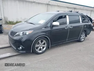 2013 Toyota Sienna SE z VIN 5TDXK3DC3DS405075, wystawiony jako IAAI lot #42127766 z przebiegiem 74 110 mil mil oraz . Historia ofert i sprzedaży dostępna na DreamBid. Obrazek 2.