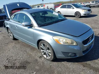 2011 Volvo C70 with VIN YV1672MC9BJ107531, listed as a IAAI auction lot 41966312 with 122,216 mi miles. Bid and sale history available at carsss.com. Image 1.