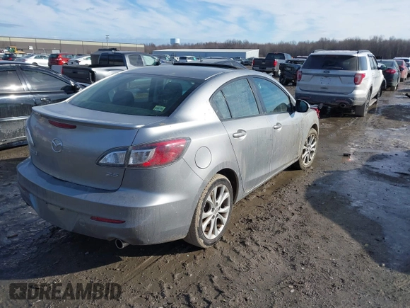 2010 Mazda 3 S Grand Touring z VIN JM1BL1S68A1276008, wystawiony jako IAAI lot #41453232 z przebiegiem 40 623 mil mil oraz . Historia ofert i sprzedaży dostępna na DreamBid. Obrazek 4.