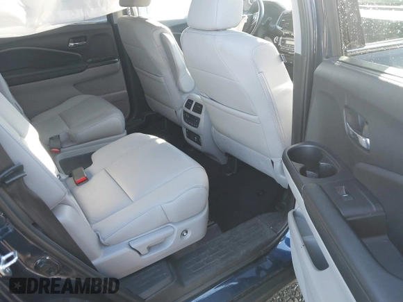 2022 Honda Pilot Touring 7-Passenger with VIN 5FNYF6H60NB043212, listed as a IAAI auction lot 41448994 with 41,660 mi miles. Bid and sale history available at carsss.com. Image 8.