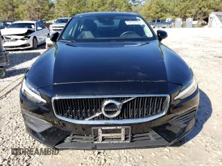2020 Volvo S60 Momentum with VIN 7JR102FK7LG044261, listed as a Copart auction lot 39734123 with 32,487 mi miles. Bid and sale history available at carsss.com. Image 5.