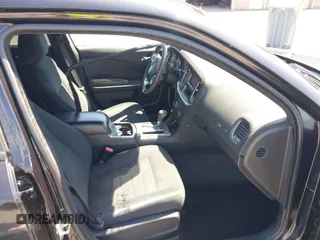 2011 Dodge Charger SE z VIN 2B3CL3CG8BH505475, wystawiony jako IAAI lot #42420156 z przebiegiem 111 791 mil mil oraz . Historia ofert i sprzedaży dostępna na DreamBid. Obrazek 5.