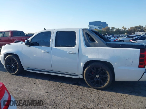 2007 Chevrolet Avalanche LTZ with VIN 3GNEC12J87G109246, listed as a IAAI auction lot 41989146 with 171,005 mi miles and . Bid and sale history available at DreamBid. Image 14.