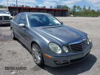 2008 Mercedes-Benz E-Class Luxury 3.5L with VIN WDBUF56X28B350102, listed as a IAAI auction lot 42033244 with 257,767 mi miles. Bid and sale history available at carsss.com. Image 12.