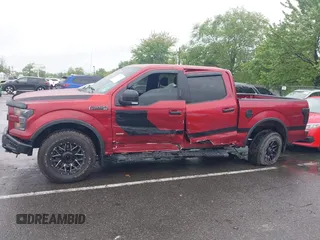 2015 Ford F-150 XLT z VIN 1FTEW1EGXFFD10517, wystawiony jako IAAI lot #42265030 z przebiegiem 110 844 mil mil oraz . Historia ofert i sprzedaży dostępna na DreamBid. Obrazek 14.