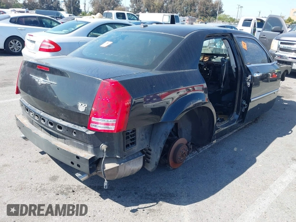 2009 Chrysler 300 C z VIN 2C3LA63T09H504760, wystawiony jako IAAI lot #42019741 z przebiegiem Nie podano mil oraz . Historia ofert i sprzedaży dostępna na DreamBid. Obrazek 4.