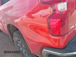 2025 Chevrolet Silverado 1500 LT with VIN 1GCPACED5SZ125762, listed as a IAAI auction lot 41836668 with 10,105 mi miles and . Bid and sale history available at DreamBid. Image 17.