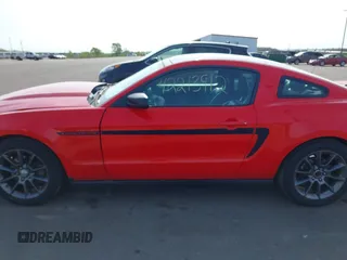 2011 Ford Mustang V6 z VIN 1ZVBP8AM3B5101427, wystawiony jako IAAI lot #42213912 z przebiegiem 146 591 mil mil oraz . Historia ofert i sprzedaży dostępna na DreamBid. Obrazek 14.