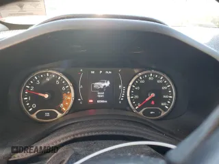 2017 Jeep Renegade Latitude with VIN ZACCJBBB8HPG02722, listed as a Copart auction lot 49951795 with 82,366 mi miles and Salvage Title. Bid and sale history available at carsss.com. Image 9.