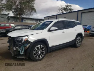2021 GMC Terrain SLT z VIN 3GKALPEV7ML308580, wystawiony jako Copart lot #54619945 z przebiegiem 83 388 mil mil oraz Szkoda całkowita • Salvage title. Historia ofert i sprzedaży dostępna na DreamBid. Obrazek 1.