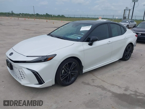 2025 Toyota Camry LE z VIN 4T1DAACK2SU016483, wystawiony jako IAAI lot #42123233 z przebiegiem 19 686 mil mil oraz . Historia ofert i sprzedaży dostępna na DreamBid. Obrazek 18.