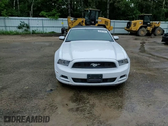 2014 Ford Mustang V6 with VIN 1ZVBP8EM3E5328616, listed as a Copart auction lot 62491435 with 84,059 mi miles and Salvage title. Bid and sale history available at DreamBid. Image 13.