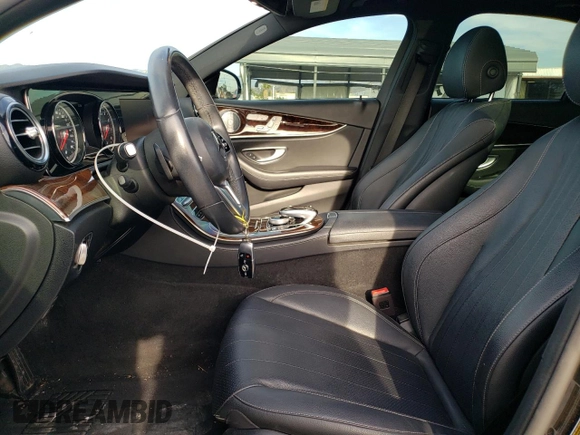 2019 Mercedes-Benz E-Class E 300 with VIN WDDZF4JB8KA642319, listed as a Copart auction lot 71752612 with 40,500 mi miles. Bid and sale history available at carsss.com. Image 7.