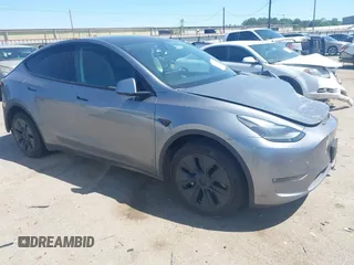 2024 Tesla Model Y Long Range z VIN 7SAYGAEE3RF153644, wystawiony jako IAAI lot #41932624 z przebiegiem Nie podano mil oraz . Historia ofert i sprzedaży dostępna na DreamBid. Obrazek 1.