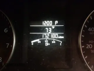 2014 Volkswagen Jetta SE z VIN 3VWD07AJ2EM400385, wystawiony jako IAAI lot #42668600 z przebiegiem 172 180 mil mil oraz . Historia ofert i sprzedaży dostępna na DreamBid. Obrazek 7.