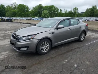 2013 Kia Optima LX z VIN 5XXGM4A79DG155804, wystawiony jako Copart lot #59761205 z przebiegiem 180 016 mil mil oraz Szkoda całkowita • Salvage title. Historia ofert i sprzedaży dostępna na DreamBid. Obrazek 1.