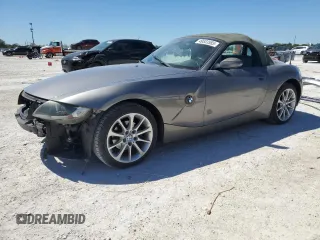 2005 BMW Z4 2.5i with VIN 4USBT335X5LS56672, listed as a Copart auction lot 49533555 with 163,494 mi miles and Salvage Title. Bid and sale history available at carsss.com. Image 1.