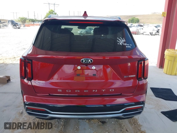 2021 Kia Sorento EX z VIN 5XYRH4LF8MG035215, wystawiony jako IAAI lot #42149481 z przebiegiem 39 408 mil mil oraz . Historia ofert i sprzedaży dostępna na DreamBid. Obrazek 16.