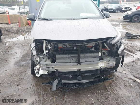 2023 Chevrolet Bolt EUV LT with VIN 1G1FY6S08P4204737, listed as a IAAI auction lot 41964323 with 33,930 mi miles. Bid and sale history available at carsss.com. Image 6.