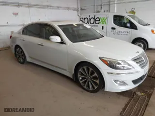 2013 Hyundai Genesis 5.0L R-Spec with VIN KMHGC4DH8DU219604, listed as a IAAI auction lot 41999447 with 211,085 mi miles. Bid and sale history available at carsss.com. Image 1.