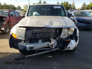 2008 Jeep Commander Limited with VIN 1J8HG582X8C200842, listed as a Copart auction lot 68732374 with 249,654 mi miles and Salvage Title. Bid and sale history available at carsss.com. Image 5.