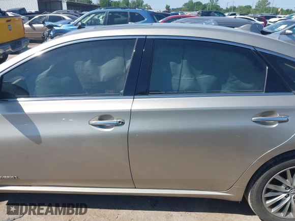 2016 Toyota Avalon Hybrid XLE Premium with VIN 4T1BD1EB5GU050453, listed as a IAAI auction lot 41993274 with 83,868 mi miles. Bid and sale history available at carsss.com. Image 13.