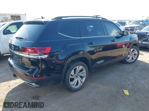 2022 Volkswagen Atlas SE with VIN 1V2KR2CA6NC532226, listed as a IAAI auction lot 42244894 with 33,767 mi miles and . Bid and sale history available at DreamBid. Image 4.