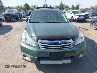 2011 Subaru Outback 2.5i Prem AWP with VIN 4S4BRBCC7B3351047, listed as a IAAI auction lot 40576102 with 130,202 mi miles. Bid and sale history available at carsss.com. Image 12.