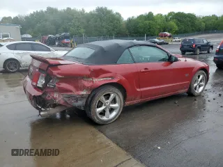 2008 Ford Mustang GT Deluxe z VIN 1ZVHT85HX85156503, wystawiony jako Copart lot #57903735 z przebiegiem 214 751 mil mil oraz Szkody całkowita. Historia ofert i sprzedaży dostępna na DreamBid. Obrazek 3.