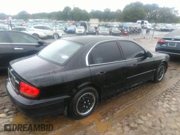 2002 Hyundai Sonata with VIN KMHWF25S32A536478, listed as a IAAI auction lot 40368380 with 80,952 mi miles. Bid and sale history available at carsss.com. Image 4.