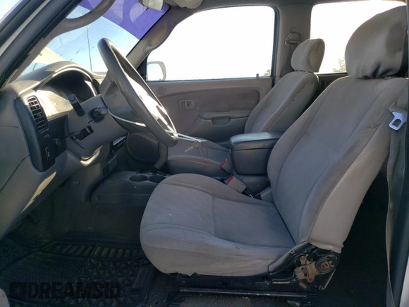 2003 Toyota Tacoma PreRunner z VIN 5TEGM92N83Z282005, wystawiony jako Copart lot #76771944 z przebiegiem 231 143 mil mil oraz Czysty tytuł • Clean title. Historia ofert i sprzedaży dostępna na DreamBid. Obrazek 7.