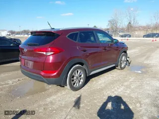 2017 Hyundai Tucson SE Plus with VIN KM8J33A45HU391175, listed as a IAAI auction lot 41803304 with 70,784 mi miles. Bid and sale history available at carsss.com. Image 4.