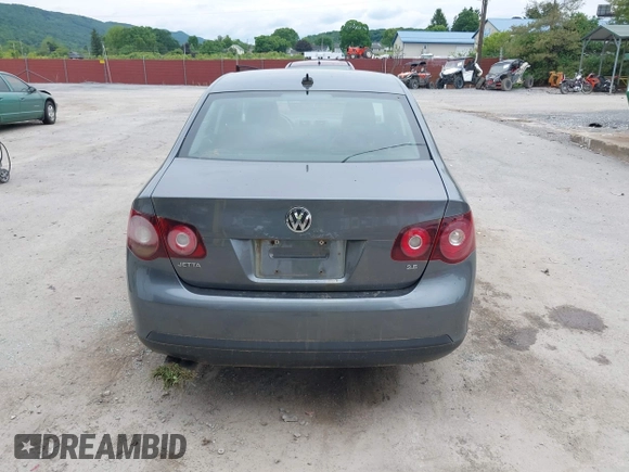 2010 Volkswagen Jetta Limited Edition with VIN 3VWRZ7AJXAM018241, listed as a IAAI auction lot 42340703 with Not provided miles and . Bid and sale history available at DreamBid. Image 16.