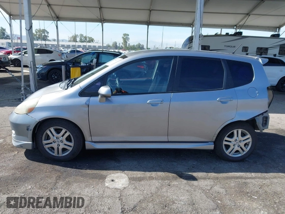 2008 Honda Fit Sport with VIN JHMGD38658S039923, listed as a IAAI auction lot 42086239 with 230,715 mi miles. Bid and sale history available at carsss.com. Image 15.