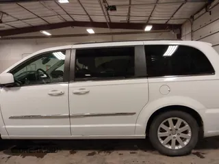 2014 Chrysler Town & Country Touring with VIN 2C4RC1BG1ER209212, listed as a IAAI auction lot 41931026 with 170,256 mi miles and . Bid and sale history available at DreamBid. Image 15.