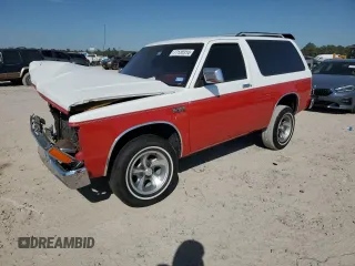 1989 Chevrolet Blazer z VIN 1GNCS18Z6K8218228, wystawiony jako Copart lot #77130314 z przebiegiem 138 122 mil mil oraz Szkoda całkowita • Salvage title. Historia ofert i sprzedaży dostępna na DreamBid. Obrazek 1.