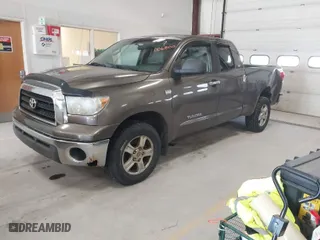 2007 Toyota Tundra SR5 with VIN 5TFBT54137X006800, listed as a IAAI auction lot 42061641 with 186,139 mi miles. Bid and sale history available at carsss.com. Image 2.