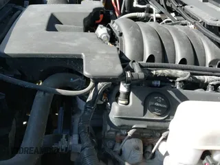 2019 Chevrolet Silverado 1500 LT z VIN 2GCRCPECXK1163496, wystawiony jako IAAI lot #42667633 z przebiegiem 189 649 mil mil oraz . Historia ofert i sprzedaży dostępna na DreamBid. Obrazek 19.