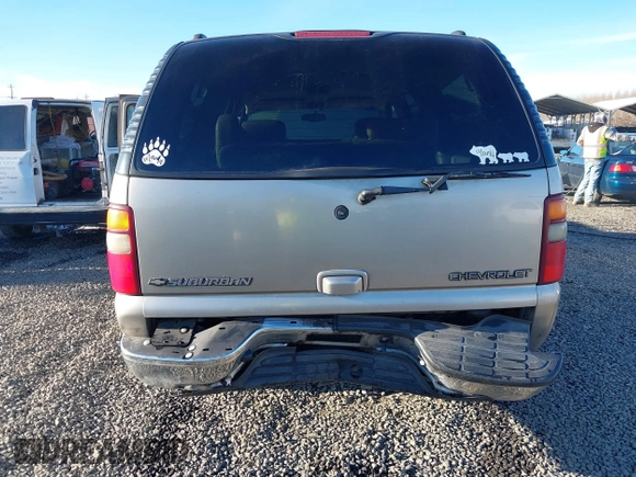 2002 Chevrolet Suburban Z71 with VIN 3GNFK16Z32G173307, listed as a IAAI auction lot 41557165 with 1 mi miles. Bid and sale history available at carsss.com. Image 6.