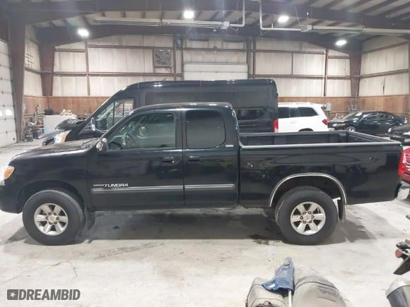 2006 Toyota Tundra SR5 with VIN 5TBBT44196S483688, listed as a IAAI auction lot 41544762 with 207,854 mi miles. Bid and sale history available at carsss.com. Image 14.