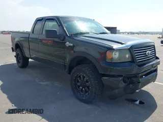 2006 Ford F-150 XLT с VIN 1FTRX14566FA51863, выставлен на аукционе IAAI как лот 42299375 с пробегом 179 545 миль миль и . История ставок и продаж доступна на DreamBid. Изображение 1.