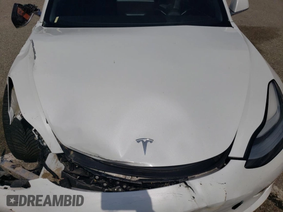 2018 Tesla Model 3 Long Range Battery z VIN 5YJ3E1EB4JF085278, wystawiony jako Copart lot #55468385 z przebiegiem 101 902 mil mil oraz Szkoda całkowita • Salvage title. Historia ofert i sprzedaży dostępna na DreamBid. Obrazek 11.