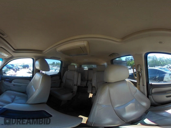 2011 Chevrolet Suburban LTZ with VIN 1GNSKKE31BR299912, listed as a IAAI auction lot 41990351 with 268,982 mi miles. Bid and sale history available at carsss.com. Image 18.