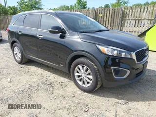 2016 Kia Sorento LX z VIN 5XYPGDA3XGG044182, wystawiony jako IAAI lot #42312303 z przebiegiem 107 844 mil mil oraz . Historia ofert i sprzedaży dostępna na DreamBid. Obrazek 1.