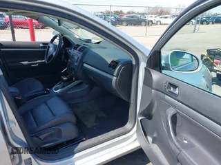 2006 Volkswagen Jetta 2.5L with VIN 3VWSG71K06M666629, listed as a IAAI auction lot 42103342 with 183,506 mi miles and . Bid and sale history available at DreamBid. Image 5.