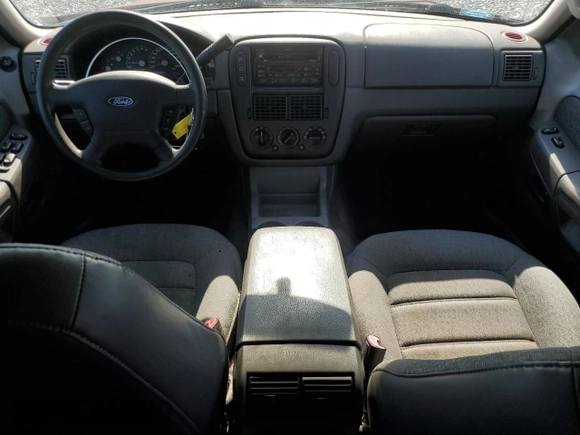 2003 Ford Explorer XLS z VIN 1FMZU72K73ZA60047, wystawiony jako Copart lot #52885765 z przebiegiem 119 224 mil mil oraz Szkoda całkowita • Salvage title. Historia ofert i sprzedaży dostępna na DreamBid. Obrazek 8.